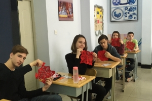 Вырезание из бумаги 10